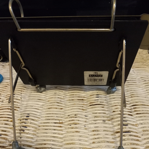 Picture holder, Dog frame. The legs on which it stands are little paws. - Picture 6 of 7